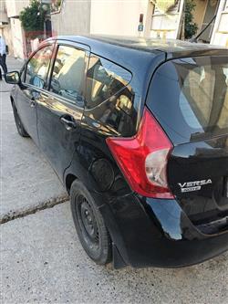 نيسان فيرسا